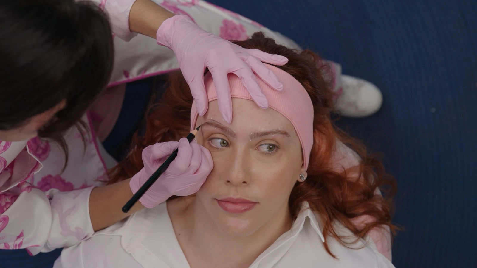 Domine o design de sobrancelhas com a técnica Flow Design e destaque-se no mercado da beleza! image